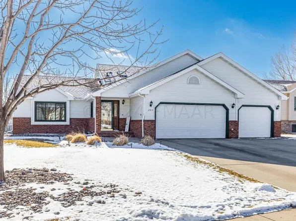 2814 36th Ave S, Fargo, ND 58104