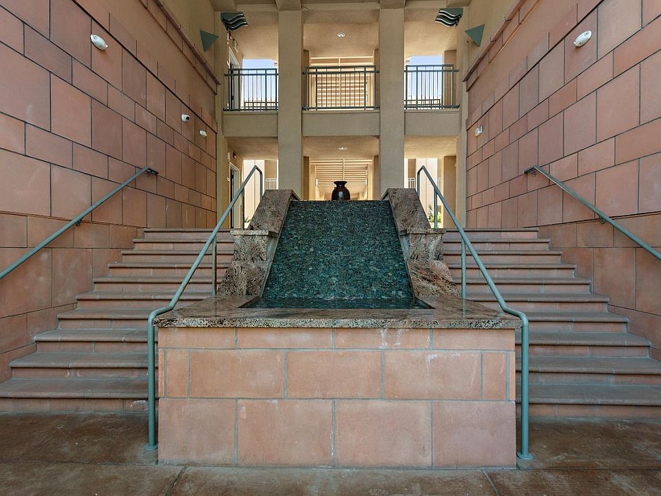 Main hardscape atrium feature