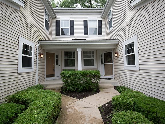 2nd image of 4365 Waters Edge Dr