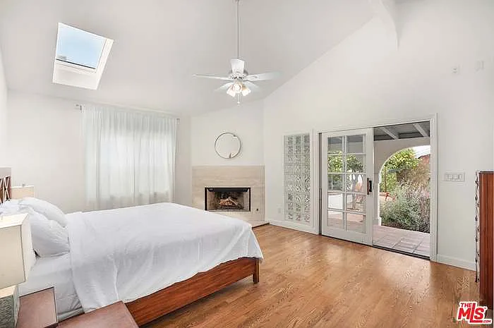 6322 S Harcourt Ave — Photo 12