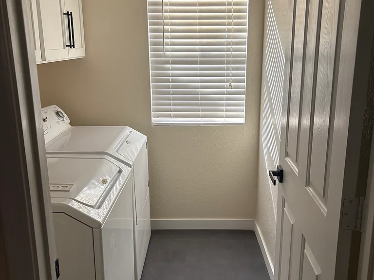 12371 W Monroe St — Photo 13