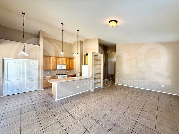 4th image of 7644 E Regina St