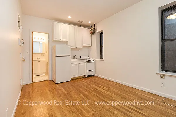 Rented by Copperwood Real Estate | media 16