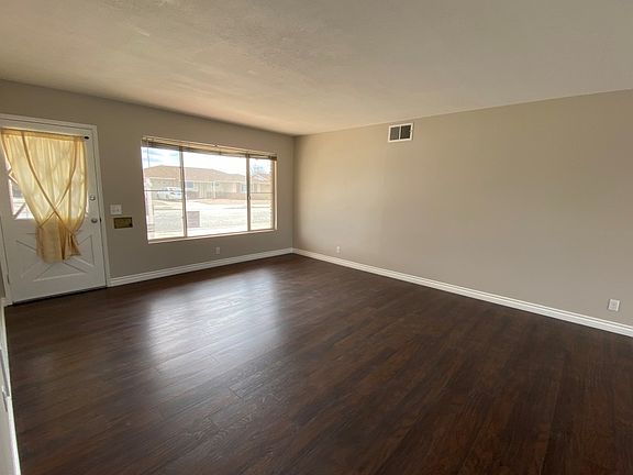5th image of 1480 W Mayberry Ave