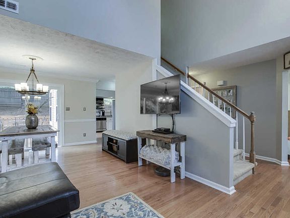 5th image of 1025 Edenbridge Way