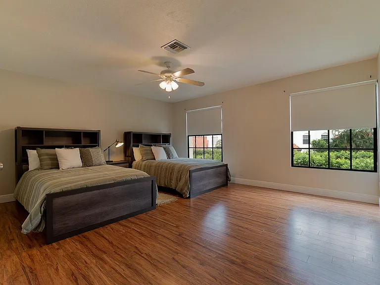 13547 Fountain View Blvd — Photo 17