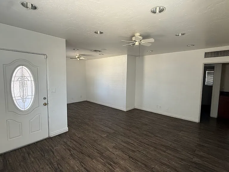 531 E Osborn Rd — Photo 9