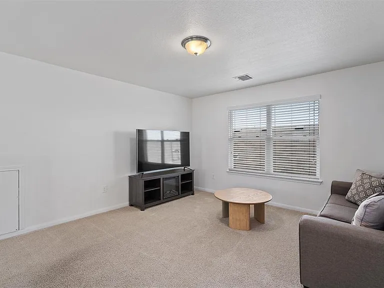 10308 Hatton Ln — Photo 15