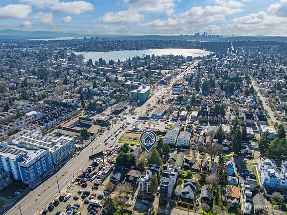 3rd image of 946 N 86th Street