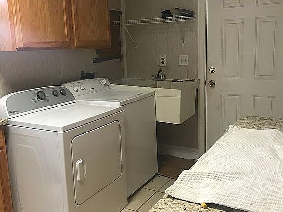 4th image of 35324 Edythe Dr