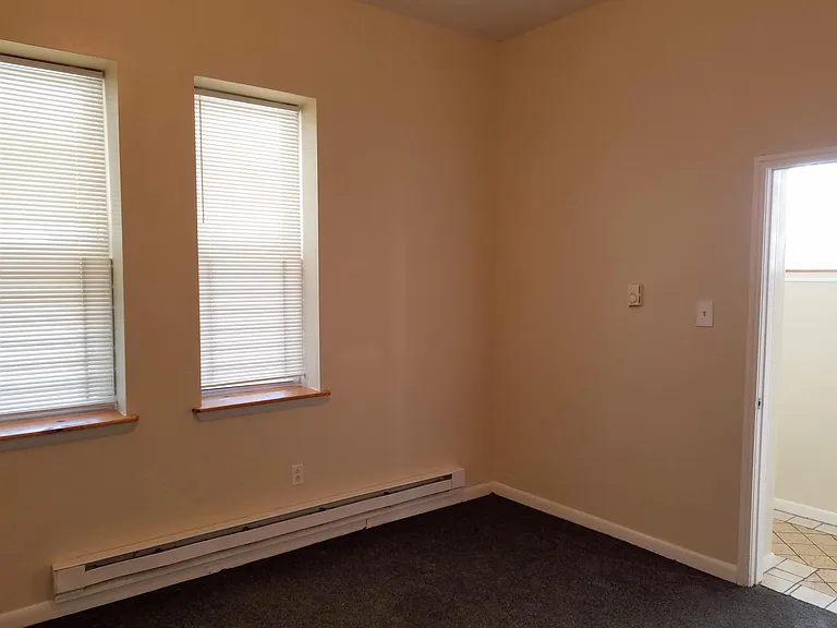 1323 W Butler St #1 — Photo 9