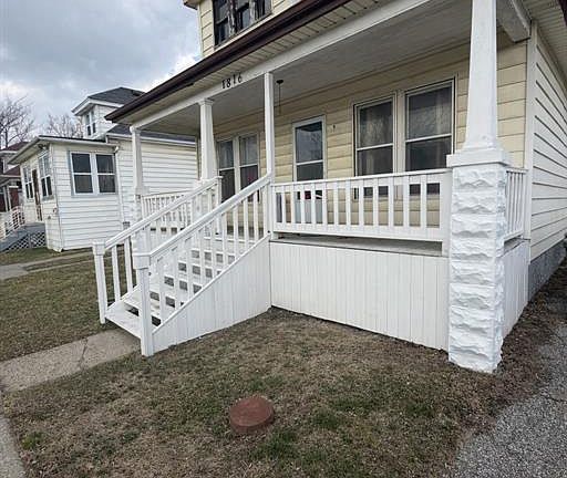 3rd image of 1816 Hickory Rd