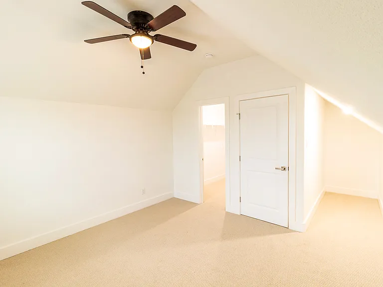 536 Highview Ct — Photo 15