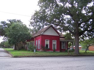 596 N Madison St, Giddings, TX 78942