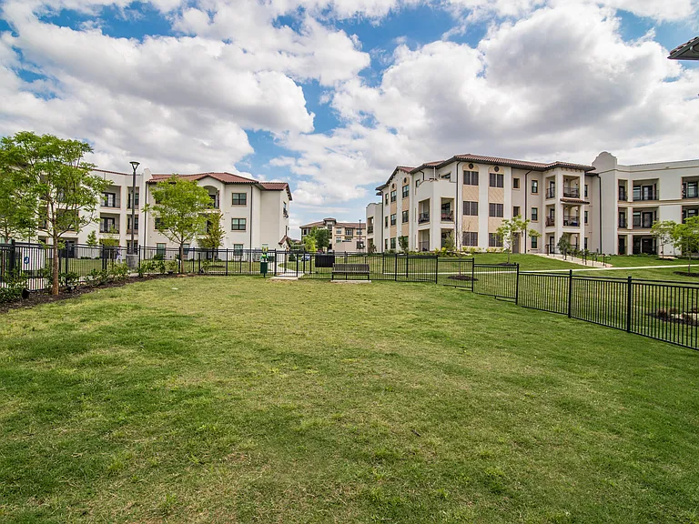 The Hadley Riverside — Photo 30