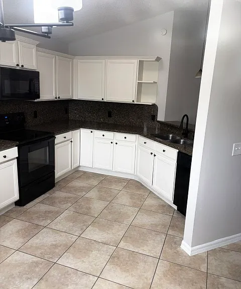 3329 Cypress Point Cir — Photo 7