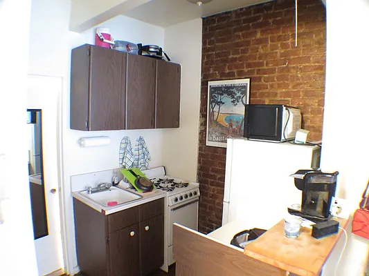 Rented by Glasser Realty LLC | media 11