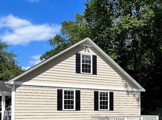 2517 Waccamaw Shores Rd, Lake Waccamaw, NC 28450