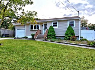 26 Denton St, Patchogue, NY 11772