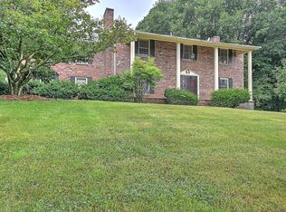 255 Overlake Dr, Bristol, VA 24201