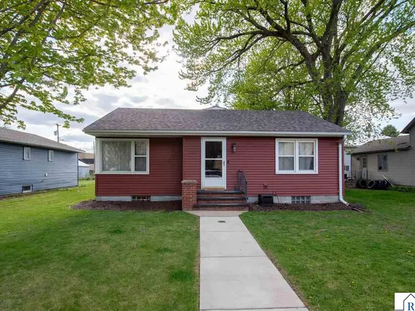 224 3rd Ave N, Waldorf, MN 56091
