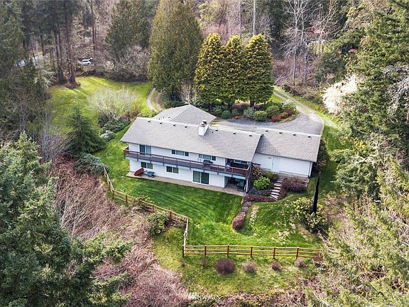 Aerial views show off the full-length deck and lower entrance.