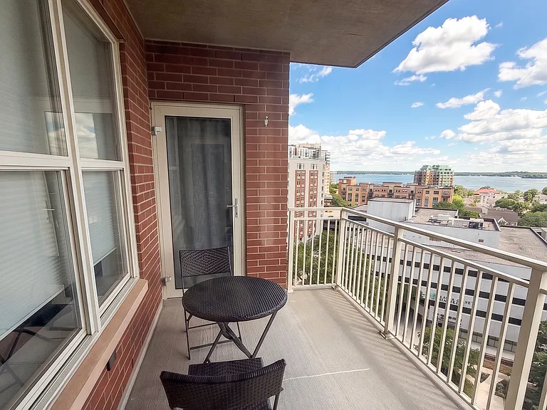 360 W Washington Ave #1001 — Photo 8
