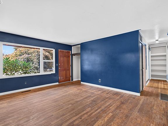 3rd image of 2404 LAFRAMBOIS RD