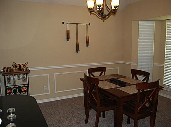 3rd image of 1156 Taylor Ln