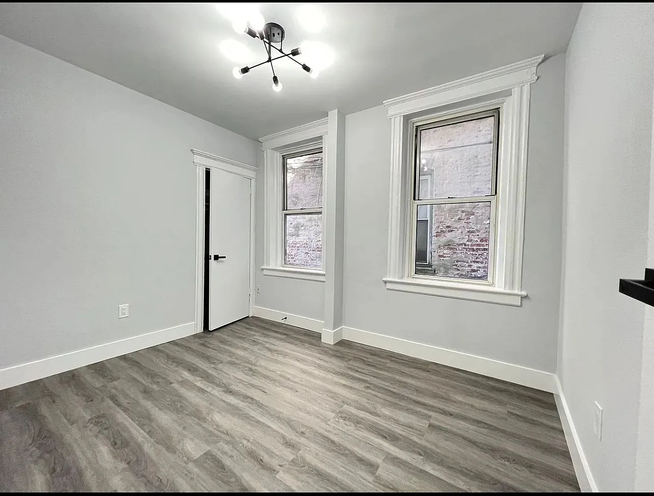 3 bed, 1000 sqft, $2,095 — Photo 3