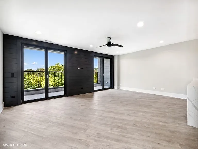 3839 N Clark St — Photo 3