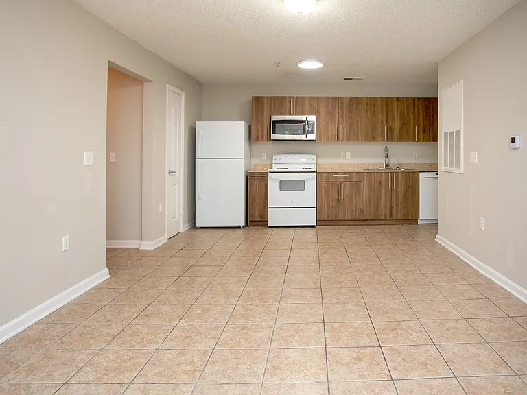 Capital Luxury Condominiums — Photo 22
