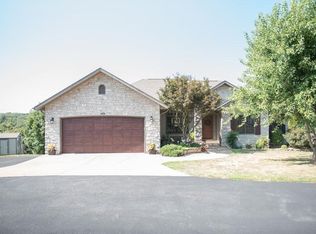 484 Hidden Springs Ln, Reeds Spring, MO 65737