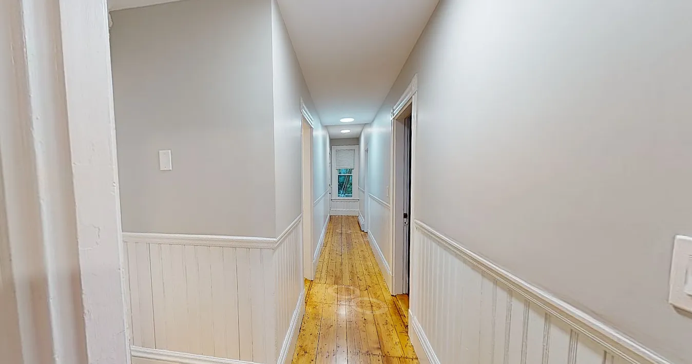 3 bed, 1111 sqft, $5,000 — Photo 2