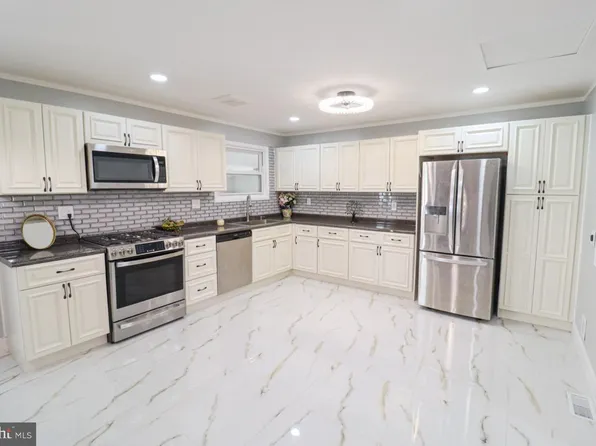 4712 Delbrook Rd, Mechanicsburg, PA 17050