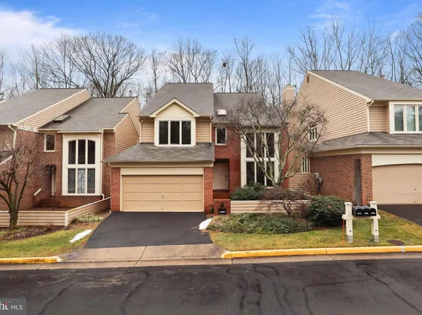 1408 Hemingway Ct, Reston, VA 20194