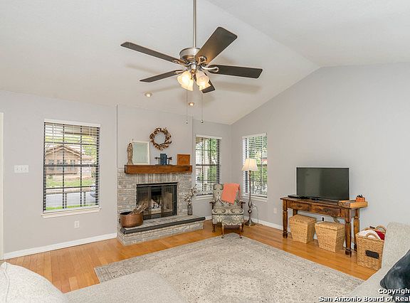 5th image of 13930 Laurel Hollow Dr