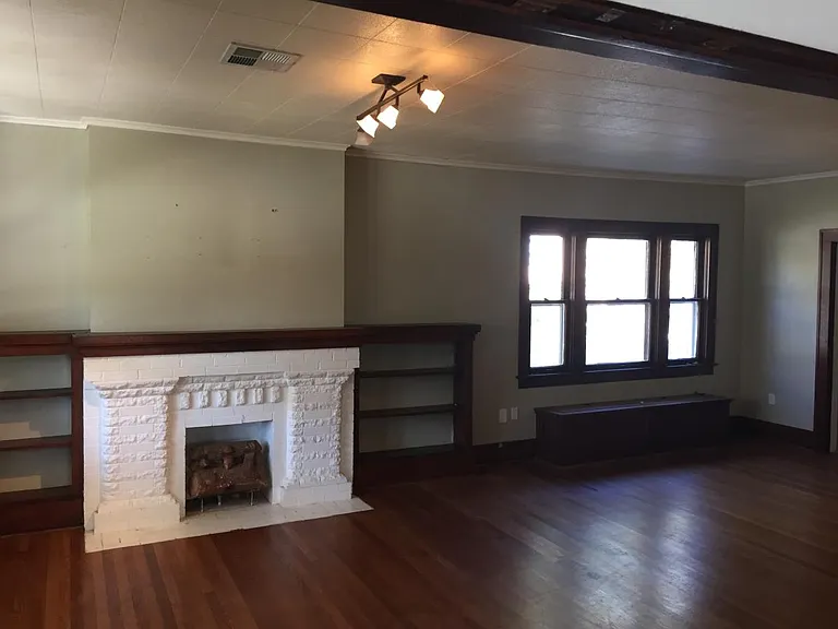 1820 N Drexel Blvd — Photo 11