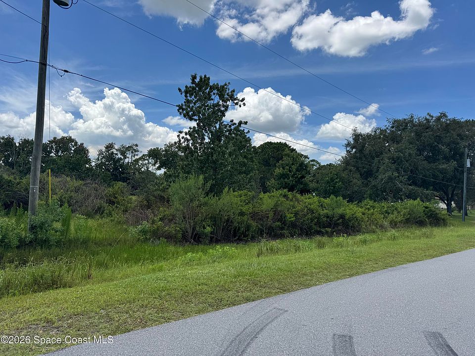 1st image of 2929 Long Lake Dr