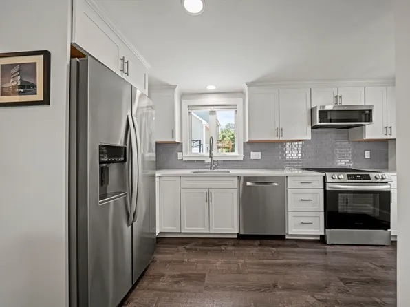 1 Brook Rd, Woburn, MA 01801