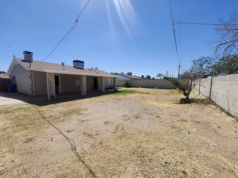 3136 W Port Au Prince Ln — Photo 24