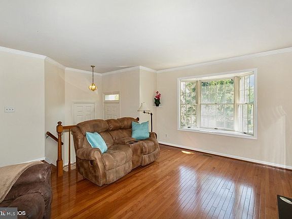 3rd image of 6358 Tisbury Dr