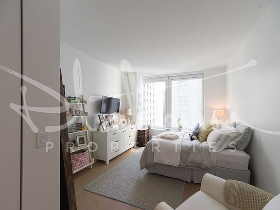 3rd image of 180 Water St APT 1005
