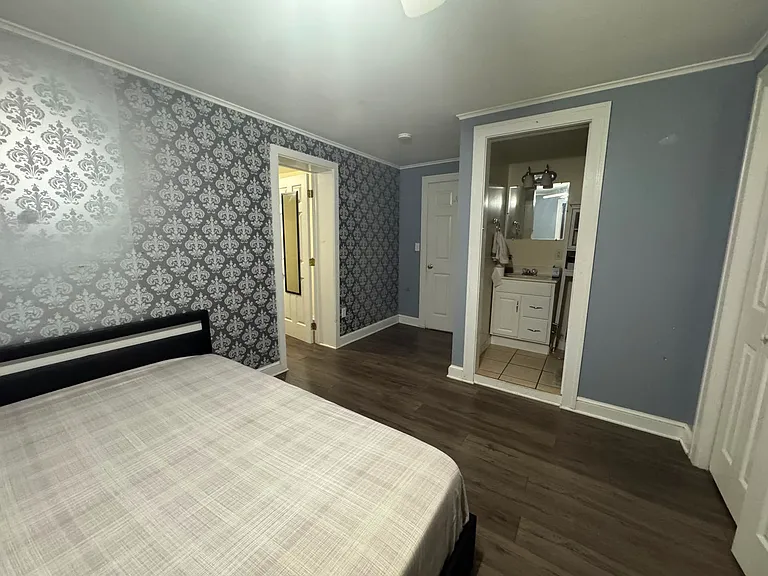 23 Grace Ave #1 — Photo 2