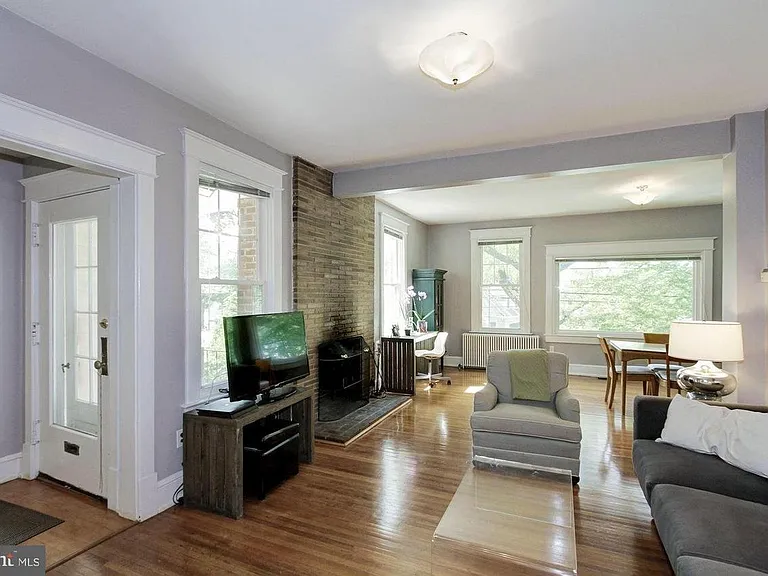 5065 Macarthur Blvd NW — Photo 1