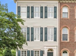 1712 Potomac Greens Dr, Alexandria, VA 22314