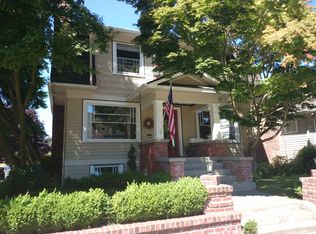 2001 Nob Hill Ave N, Seattle, WA 98109