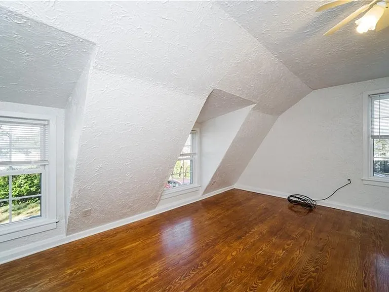 847 Marvin Ave — Photo 15