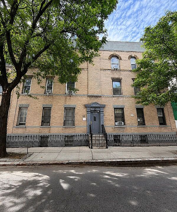 1st image of 695 Meeker Ave #6