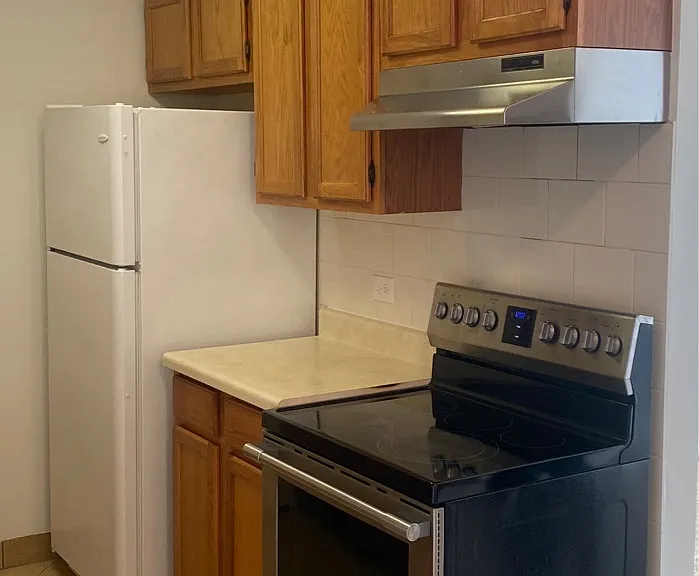 1011 Grand Ave — Photo 1